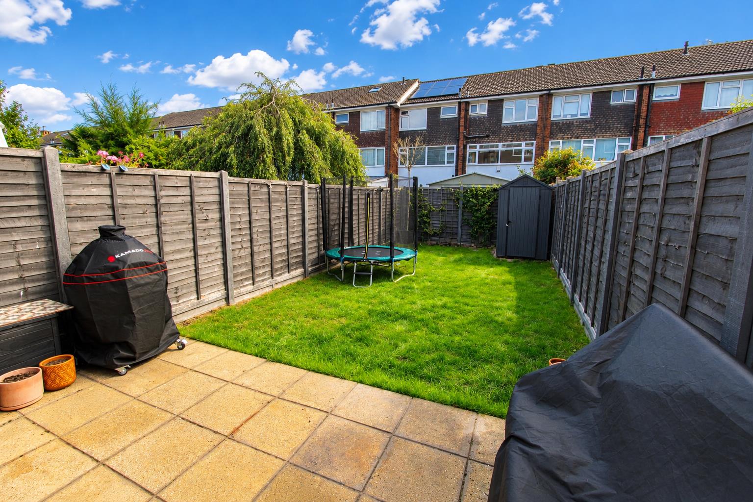 Hollymead, Carshalton